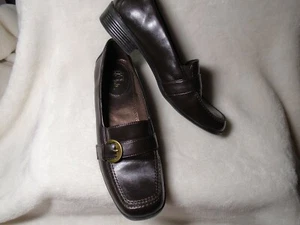 Life Stride Womens Brown Loafers w/Buckle Comfort & Classic! Size 9 M - Picture 1 of 8
