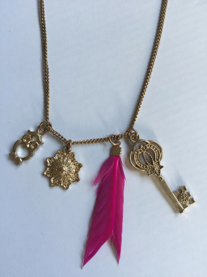 Collar de cadena 4 colgantes de plata chapados en oro: llave de búho pluma flor de loto Foto 1 de 2