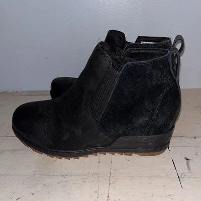 Women Size 8.5 SOREL Evie Bootie Leather Pull-On Ankle Black Wedge Chelsea Boots - Image 1 of 4