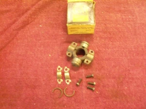 1940-1954 Chevrolet U-Joint, NOS GM 609944 - Picture 1 of 6