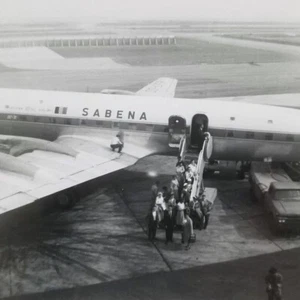 Vintage Photograph People Disembarking A Sabena Airplane DC-7C Man On Wing 1958 - Picture 1 of 4
