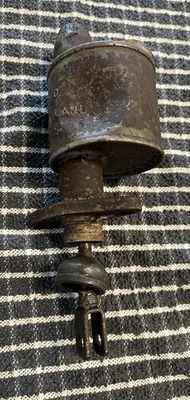 Mini depósito de líquido de freno/embrague clásico Austin Morris Lockheed (abollado) Foto 1 de 4