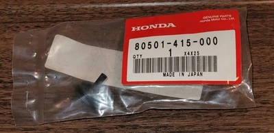 Vintage 1980's Honda CX500D 80501-415-000 Rubber Plug RR Cowl Tail Panel Foto 1 de 2