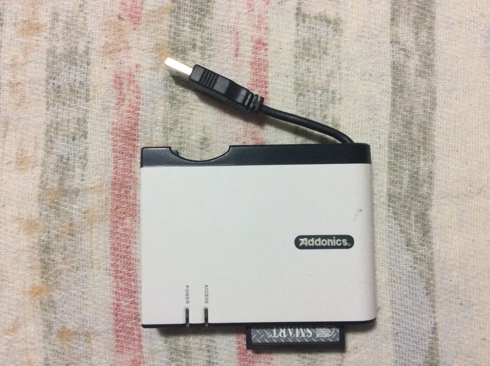 CABLE USB ADDONICS/LECTOR DE TARJETAS MODELO AESDD12U2 con tarjeta flash Foto 1 de 3