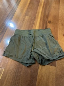 The North Face grüne Taillenshorts mit Kordelzug Größe S - Bild 1 von 5