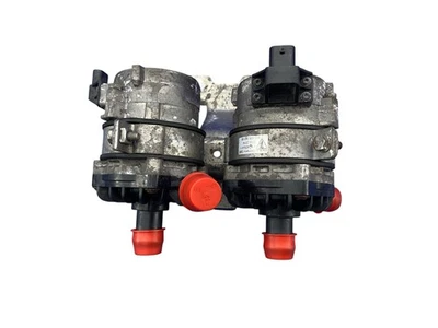 2012-2016 PORSCHE PANAMERA RWD 3.0L E HYBRID AUXILIARY COOLANT PUMP /BRACKET SET - Image 1 of 4