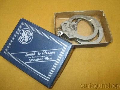 Algemas vintage Smith and Wesson modelo 90 acabamento em níquel com nome - Imagem 1 de 4