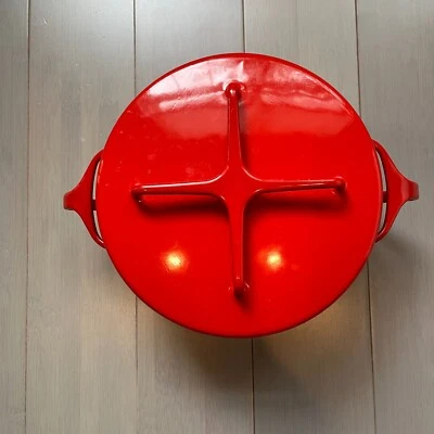 Kobenstyle~DANSK Designs JHQ~2 qt Enamel Dutch Oven with Trivet Lid - Image 1 of 4