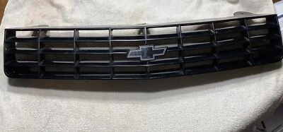 Conjunto de grade dianteira Chevrolet Beretta 1987-1996 preto #14083169 #101 - Imagem 1 de 4