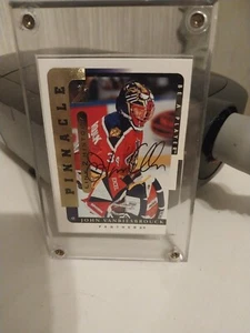 1996-97 Pinnacle Be A Player - Link 2 History Autographs #LTH-10B John... - Foto 1 di 2