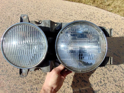 Conjunto de lámpara de faros 79-85 Mercedes W123 300TD sin moldura lado del conductor LH OEM Foto 1 de 4