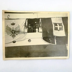 Foto B/N El Primer Saludo A La Orilla De Italia Desde La Calle Del Biancamano - Imagen 1 de 2