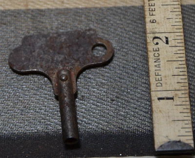 Calibre MECCANO de colección para rieles MODELO TREN juguetes RELOJ cuerda llave original Foto 1 de 2