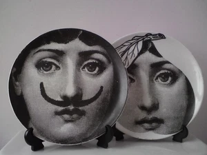 2 piatti vintage Piero Fornasetti - Lina Cavalieri Tema e Variazioni n. 21 e 24 - Foto 1 di 24