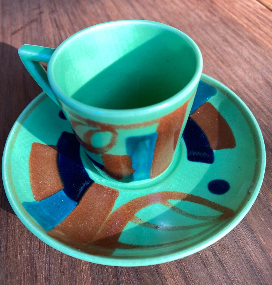 Conjunto de 4 xícaras de café expresso estilo retrô com pires combinando - Imagem 1 de 4