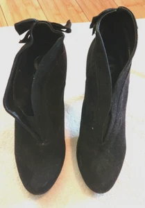 G by Guess Woman's Black Suede 4 inch Ankle High Heel Booties Boots SZ 6M - Picture 1 of 8