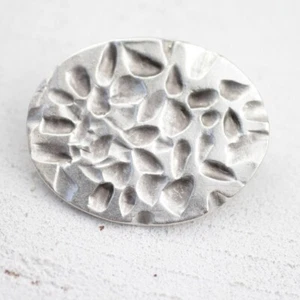 Ovale Brosche, 4,5x5,5 cm Schmuck Geschenkidee Metall Brosche Silber - Picture 1 of 3