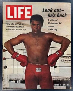 1970 LIFE MAGAZINE MUHAMMAD ALI ON COVER LOOK OUT HE'S BACK BOXING NICE ONE - Picture 1 of 2