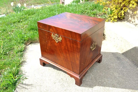 Antique federal,mahogany cellarette, liquor cabinet,wine cellar, circa 1800 Cover