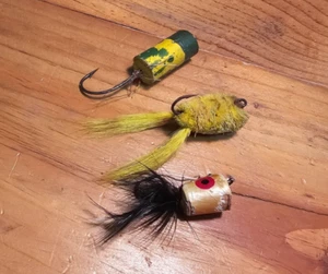 3 Vintage Fly fishing Flys - Picture 1 of 2