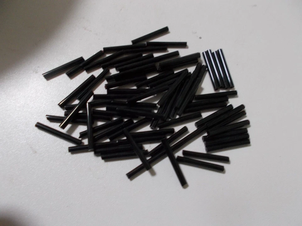 600pcs 20mm x 3mm BUGLE Glass Long Tube Seed Beads - BLACK Opaque S07 - Image 1 of 1