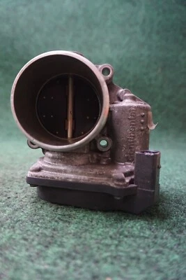 Volkswagen CC 2011 2,0 L carrocería del acelerador OEM 06F133062Q Foto 1 de 4