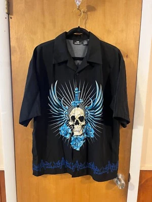 Мужская черная и синяя рубашка City Impact с черепом и крыльями кинжал и розы на пуговицах большого размера - Изображение 1 из 4