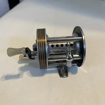 Early Pat Pend VINTAGE LANGLEY STREAMLITE Model   Level Wind Reel FISHING - Image 1 of 4