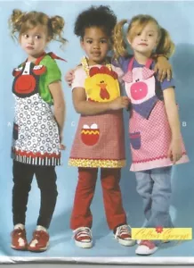 6576 McCalls Sewing Pattern UNCUT Kids Aprons Cow Pig Chicken Size 3 4 5 6 7 8 - Picture 1 of 4