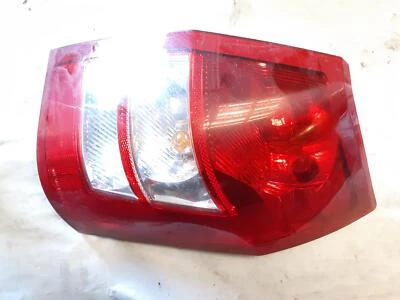 Conjunto de luz trasera derecha Dodge Magnum 2005-2008 Foto 1 de 4