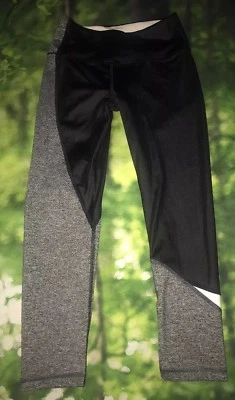 Victoria’s Secret VSX Knockout Secret Capri Leggings Negro y Gris Talla Xs Foto 1 de 4