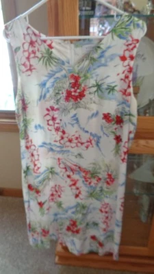 Villager Size L Women -  Floral Hawaiian Tropical -  Shift Dress - vneck - white - Image 1 of 4