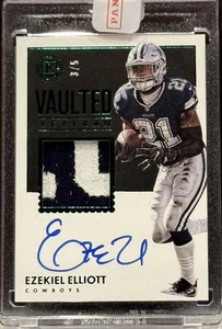 2017 Panini Encased - Ezekiel Elliott - Vaulted Veteran Emerald Patch Auto /5 - Foto 1 di 2