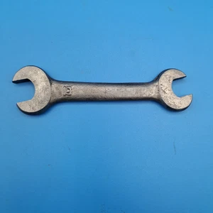 Herramienta Vlchek Antigua 1/2 x 9/16" Llave de Extremo Abierto, Escudo en V Logo Forjado, EE. UU. - Imagen 1 de 8