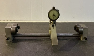 Dial Indicator Arrow Straightener For Aluminum & Wooden Arrows - Image 1 of 4