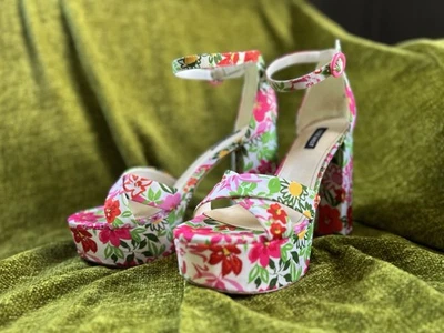 Nine West Willie Platform Floral Print Women’s Size 9 - Image 1 of 4