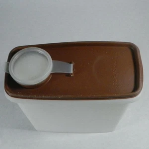 Tupperware Cereal Container 469-6 With Lid 470-14 - Picture 1 of 2