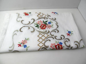Beautiful Vintage Handmade Table Cloth With Embroidered Floral Designs. 54 x 44 - Picture 1 of 12