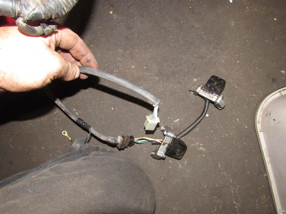 Honda VF700 F 1985 interceptor pastillas CDI generador de señal de pulso Foto 1 de 1