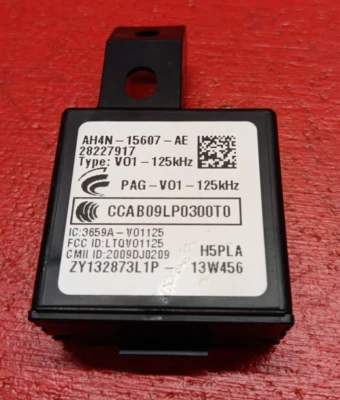 2010-2021 Land Rover Range Rover Steering Colum Immobilizer Module LR020114 - Image 1 of 4