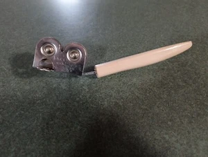 Vintage ECKO Pull Through Manual Knife Sharpener Cream Handle  - Picture 1 of 13