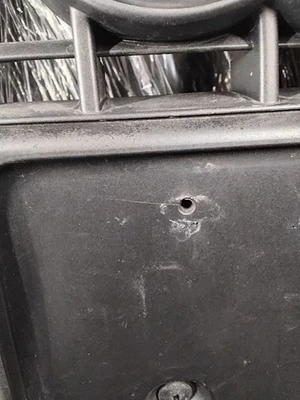 格栅轿车带 S 线外观选项中心适合 05-08 奥迪 A4 1366042 — 第 1/4 张图片