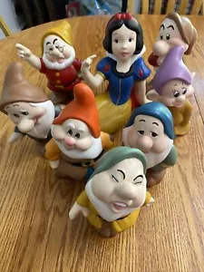 Figuras de cerámica vintage de Blancanieves y los siete enanitos de Walt Disney Productions en muy buen estado - Imagen 1 de 5