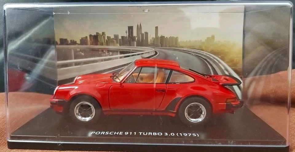 DIE CAST " PORSCHE 911 TURBO 3.0 (1975) " SCALA 1/24 TEST ALTAYA - Immagine 1 di 2
