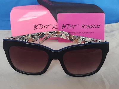 New Women's Betsey Johnson Sunglasses  So Fancy Black Plastic 57-18-140 - Image 1 of 4