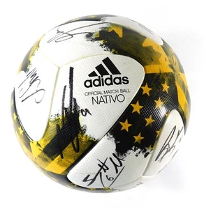 2016-17 New England Revolution Game Used Soccer Ball w/20+ Squad Member Auto's - Picture 1 of 12