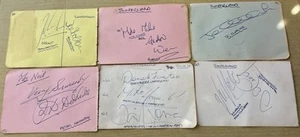 20 HAND SIGNED AUTOGRAPHS - SUNDERLAND AFC + Others - Signed Cards 1970’s - Picture 1 of 2