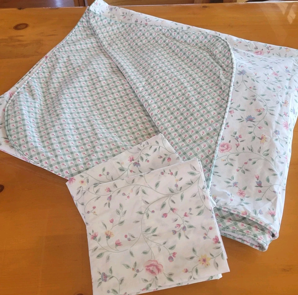 Coming Home Full Duvet Cover & 2 Shams Green & Pink Floral 80x90 - Image 1 of 4