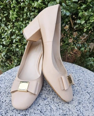 Zapatos Cole Haan W09054 de cuero nude con logotipo dorado talla: 8,5B Foto 1 de 4