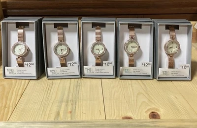 Reloj Time And Tru Oro Rosa Con Estrás Nuevo En Caja Lote De 5 Foto 1 de 2